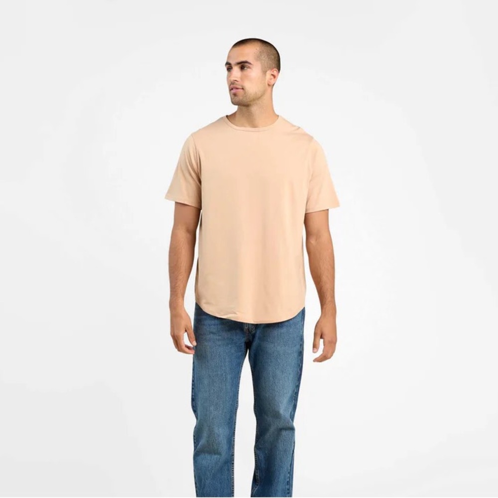 Nuuds Mens Curved T-Shirt in Sand